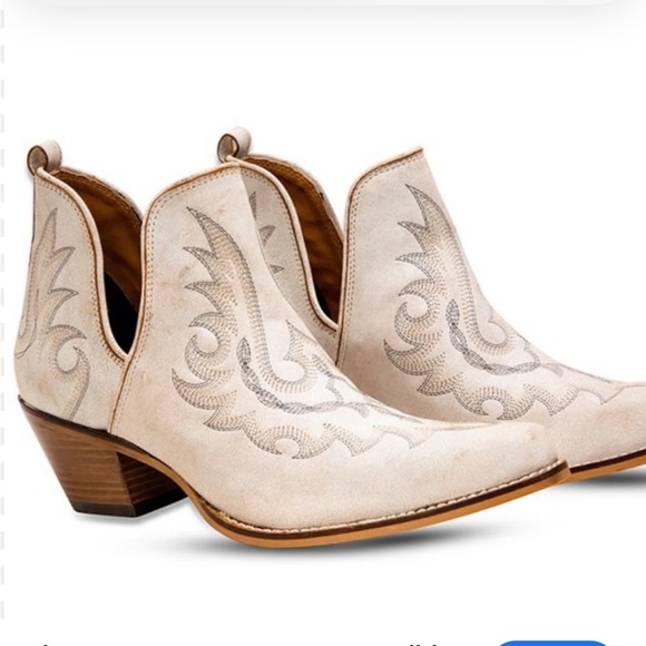 NWT Myra Yipple Western Leather Booties - Picture 2 of 7